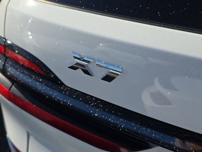 2025 BMW X7 M60i