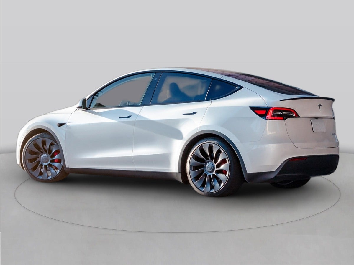 2024 Tesla Model Y's photo