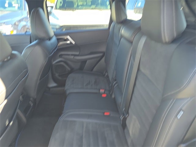 2023 Mitsubishi Outlander PHEV SE