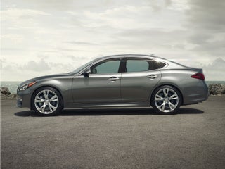 2016 INFINITI Q70 3.7