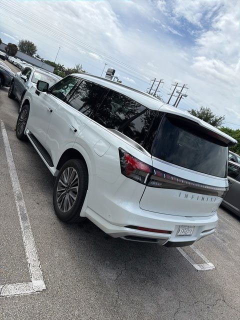 2026 INFINITI QX80 LUXE