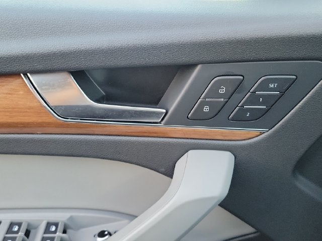 2025 Audi Q5 Premium - Photo 17