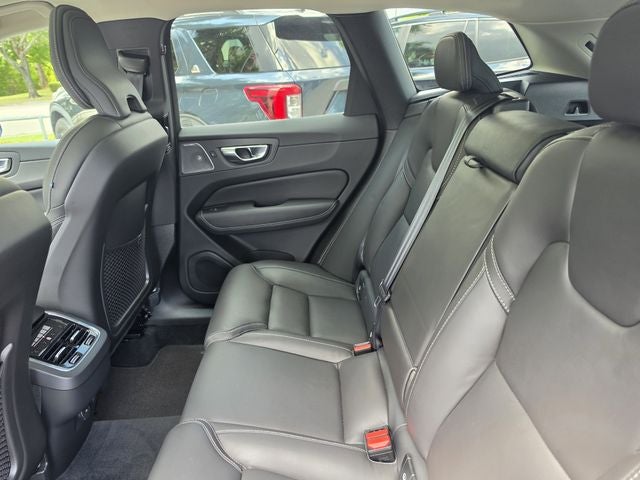 2022 Volvo XC60 B6 Inscription