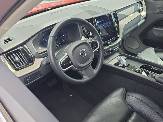 2022 Volvo XC60 B5 Inscription