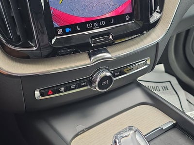2022 Volvo XC60 B5 Inscription