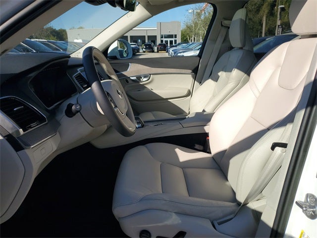 2023 Volvo XC90 B5 Plus