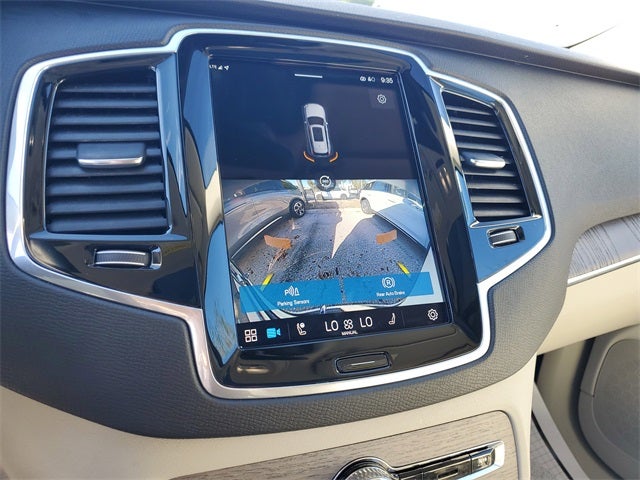 2023 Volvo XC90 B5 Plus